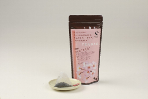 春のオススメ商品：和紅茶-さくら【ティーバッグ】　ふわりとした上品な桜がほのかに薫る和紅茶です。