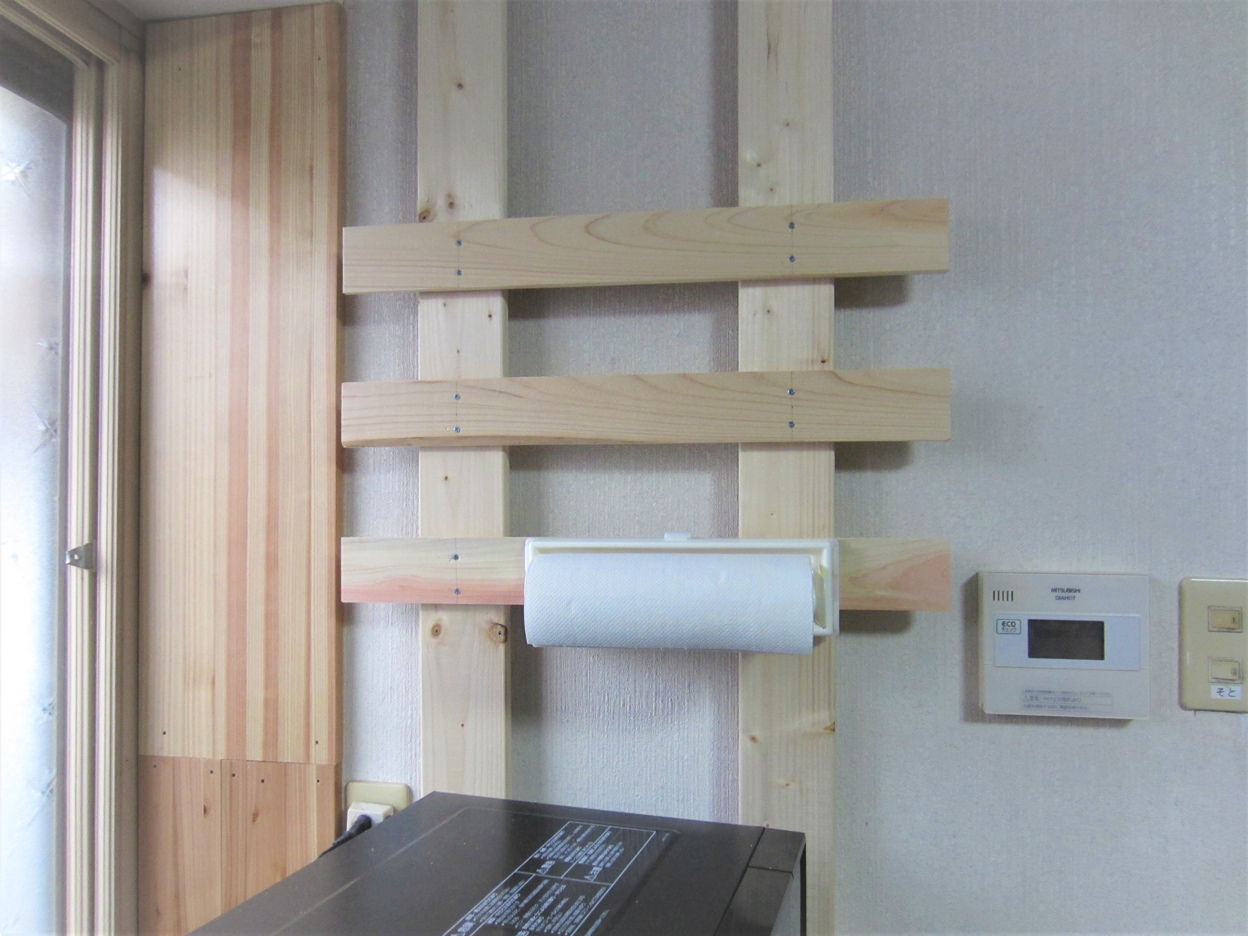 壁面収納が簡単にできるフレンチクリートを台所に設置