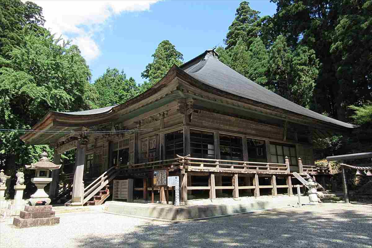 白川町大山白山神社です。