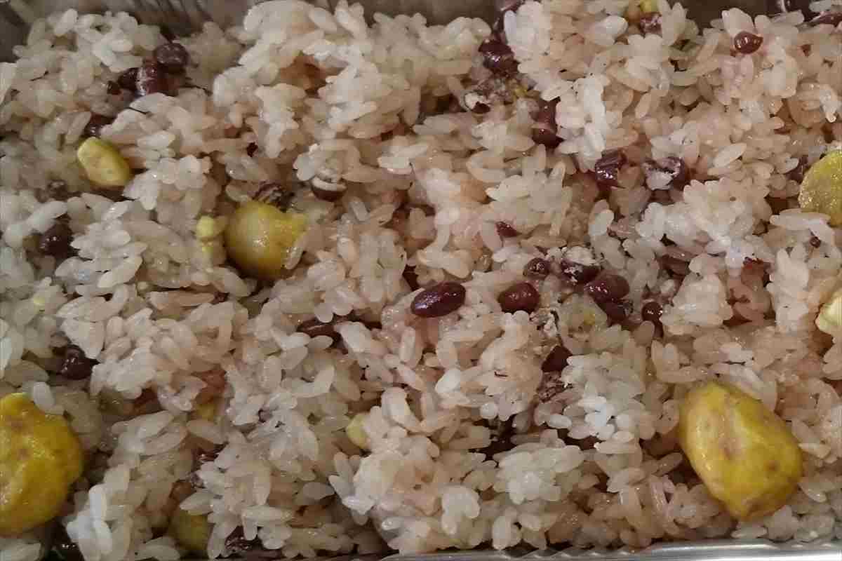 柔らかでほんのり甘い栗赤飯と笹寿司 漬物のセット送料込み 東白川村役場 柔らかでほんのり甘い栗赤飯と笹寿司 漬物のセット送料込み 東白川村役場