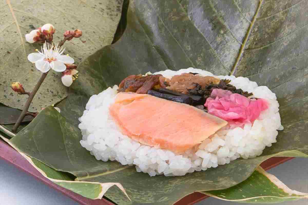 自慢の朴葉寿司、是非召し上がれ。