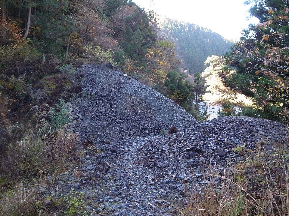 写真:今もガラ山が残っている。