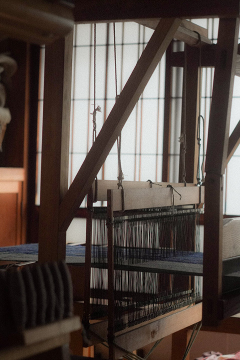 写真:機織機