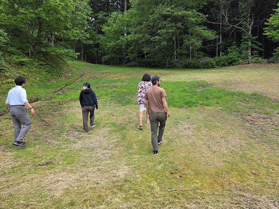 写真:裏山の下見